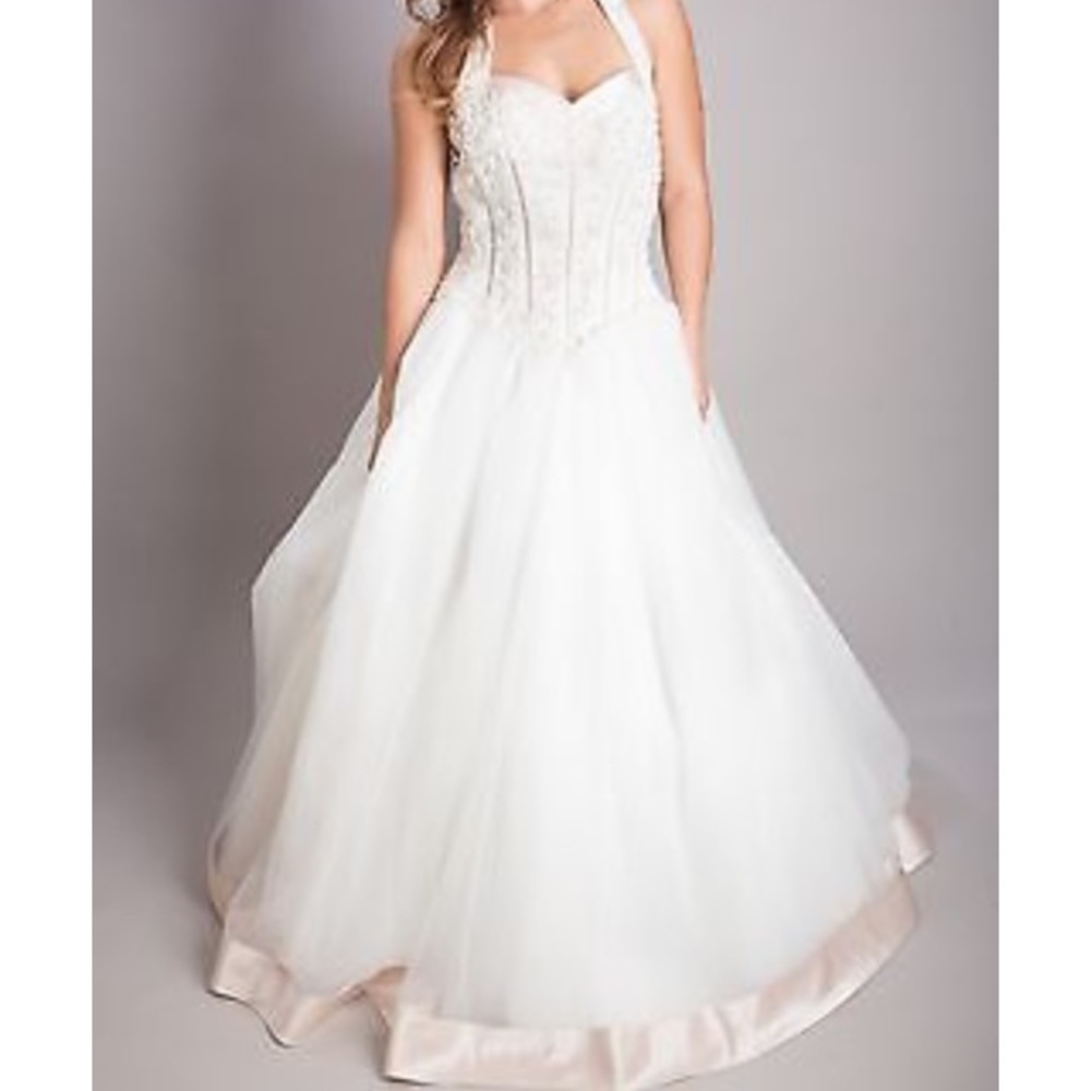 Davids Bridal Halter Ivory Wedding Dress